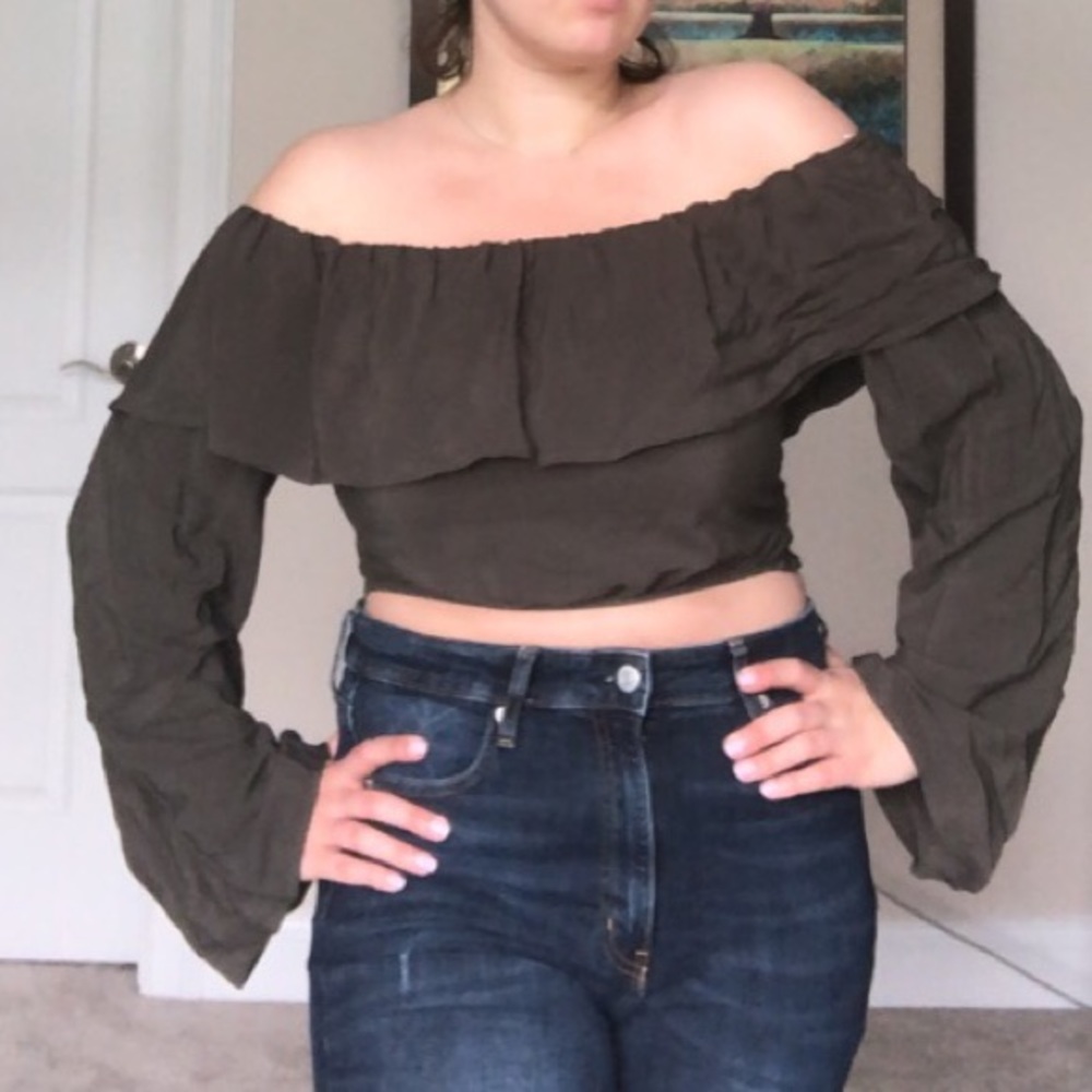 Green Bell Sleeve Crop Top
